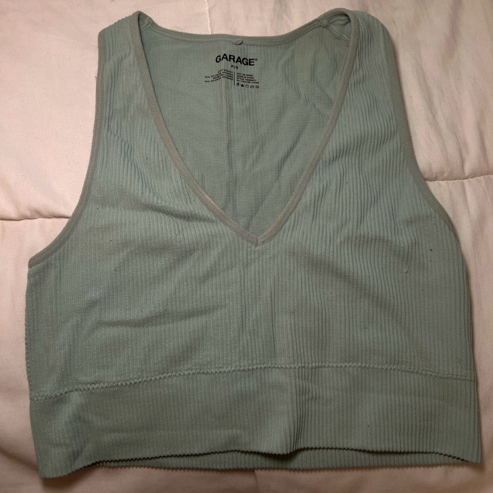 Stella Seamless Plunge Tank Top- Garage. Size Small